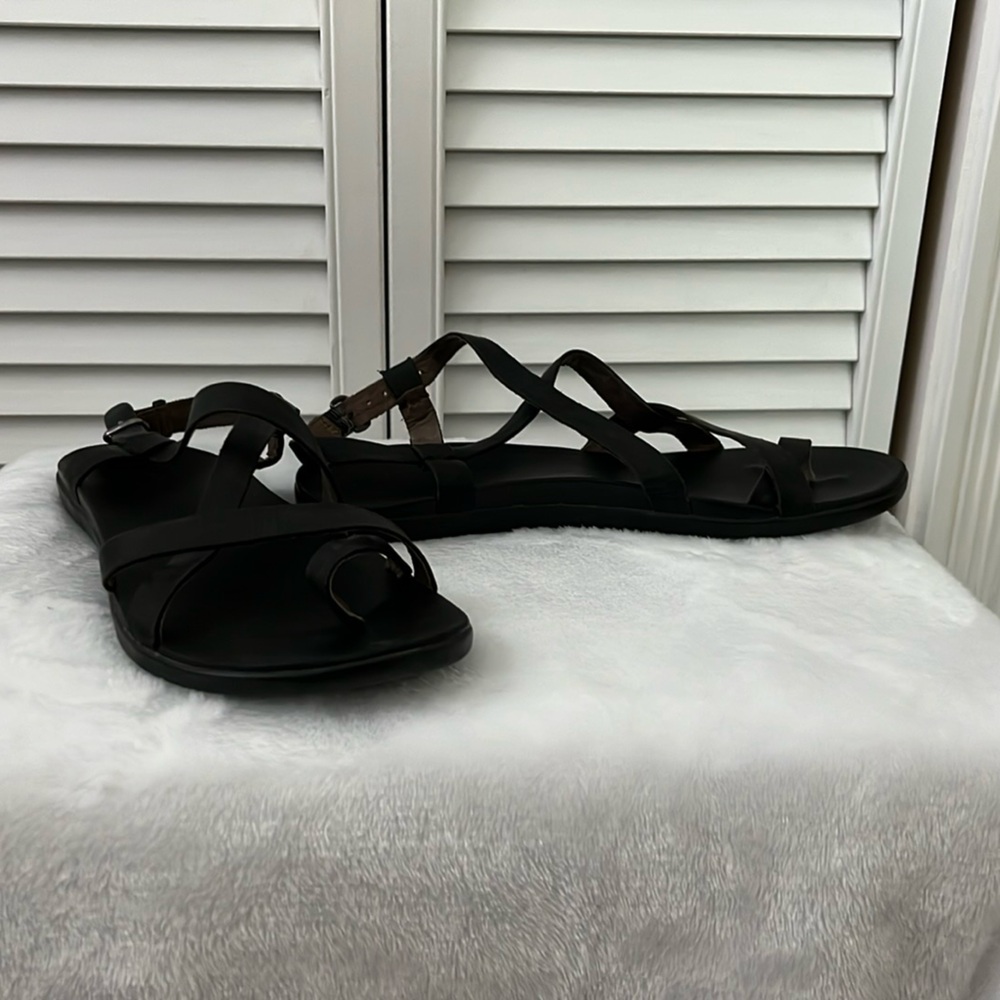 OluKai Upena Flat Sandal Black Leather Women's Size 10
